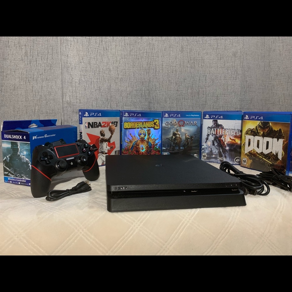 PLAYSTATION BUNDLE PS4 slim 500gb good condition